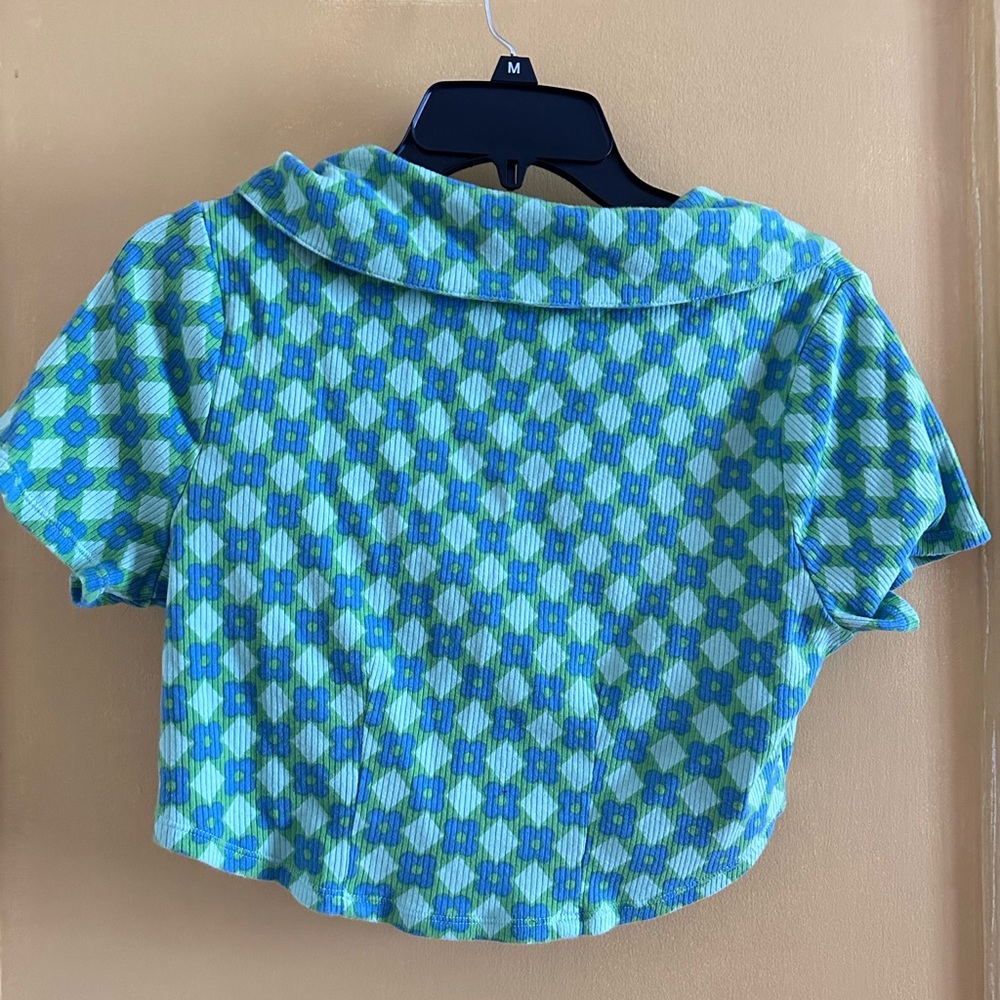 Cropped Wild Fable Button Up - Picture 3 of 3